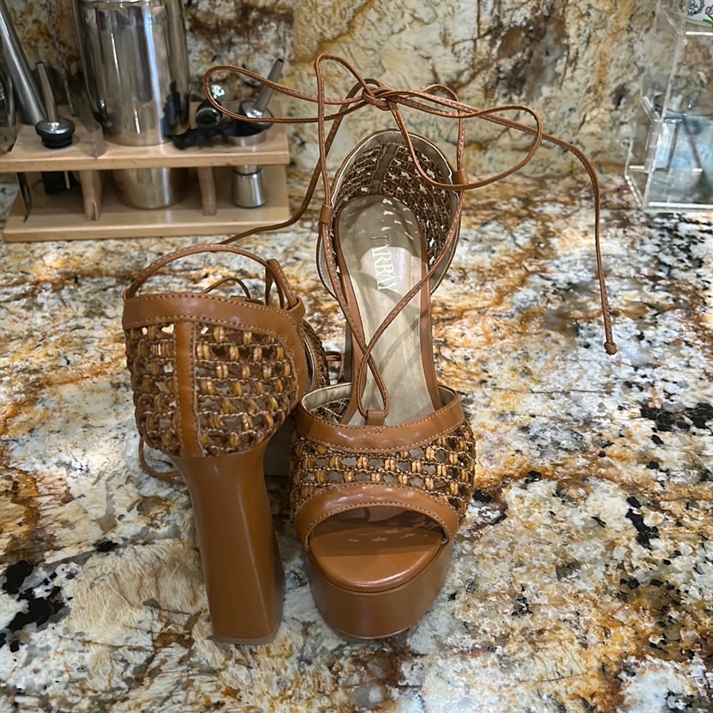 Strap Tarbay Heels